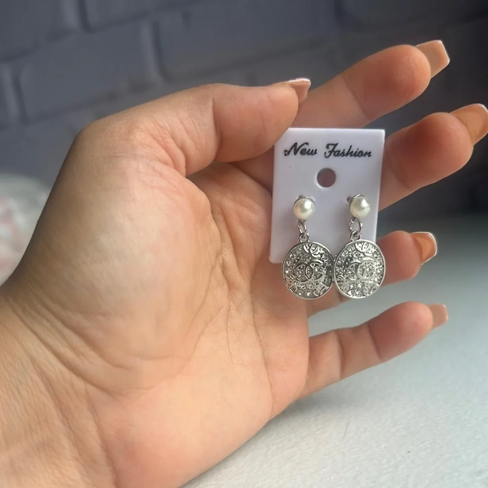 NEW stainless steel Silver and White Dangle Earrings new